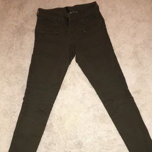 Green jeggings